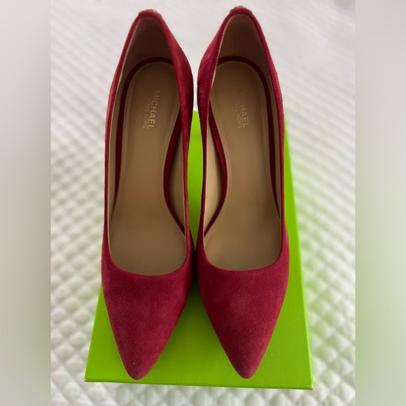 MICHAEL KORS Suede Pink Raspberry Pumps 🩷 - Picture 2 of 12